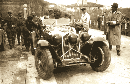 Alfa-Romeo-8c-2300-w-1933-roku